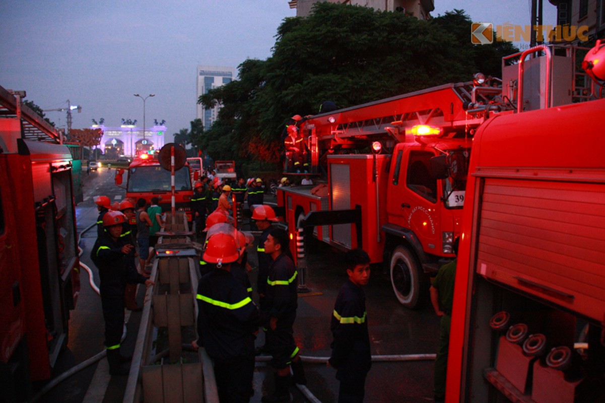 Ha Noi: Chay lon nha cao tang o Bac Tu Liem-Hinh-14